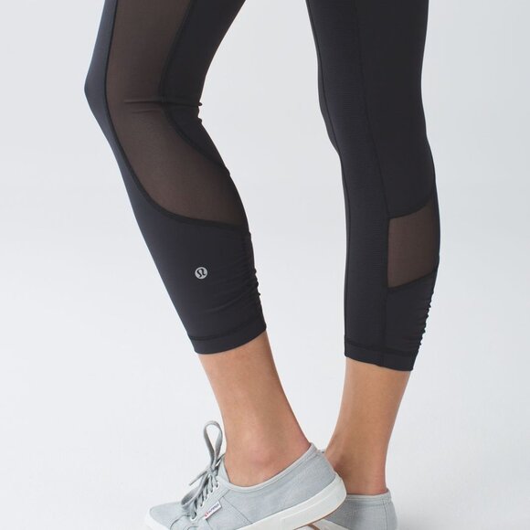 Lululemon Seek the Heat Cropped Leggings with Mesh Panels and Side Pockets - Picture 8 of 11